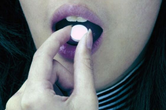 Speciale medicijnen gebruiken voor de behandeling van helminthiasis